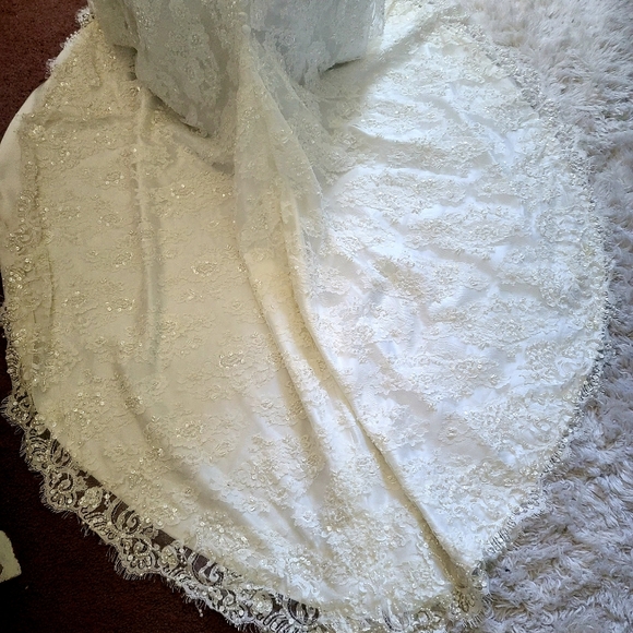 Mori lee lace wedding dress - Picture 2 of 6